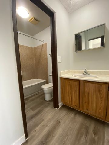 Plaza 101 *Capilano Area* November move in Incentive! - Photo 5