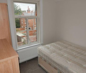 1 bedroom in a house share to rent - Photo 5