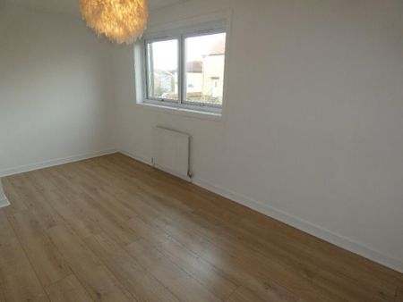 2 bedroom end of terrace house to rent - Photo 4