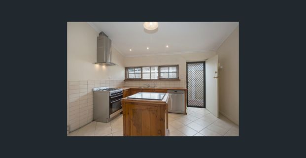 Great Opportunity Home/Office - Photo 1