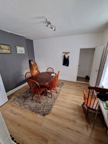 4 Bed End Terrace, Langdon Street, S11 - Photo 2