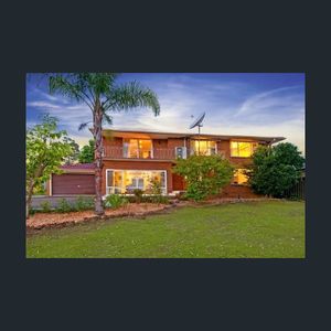 Extra-Large 5-Bedroom Family Home - Photo 2