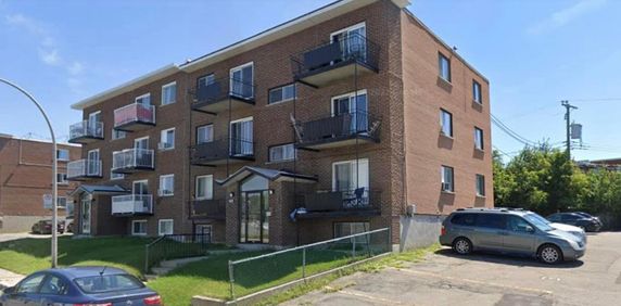 4 1/2 rénové à Laval - Photo 2