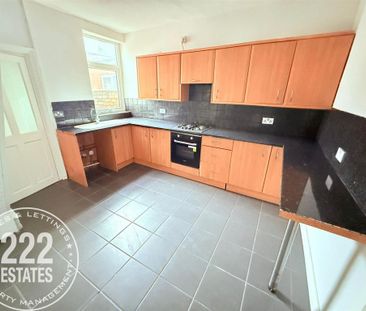 2 bedroom terraced house to rent - Photo 4