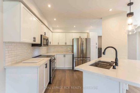 Condo Townhouse For Lease | N9256468 - Photo 5