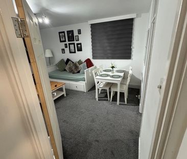 1 Bed Flat, Shaftesbury Point, E13 - Photo 4