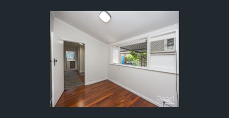 A Comfortable Family Home in the Heart of East Victoria Park - Photo 5