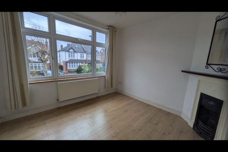 3 Bed Flat, Northampton Road, CR0 - Photo 4