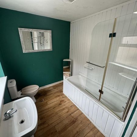 3 bedroom terraced house to rent - Photo 3