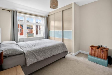 4 bedroom detached house to rent - Photo 2