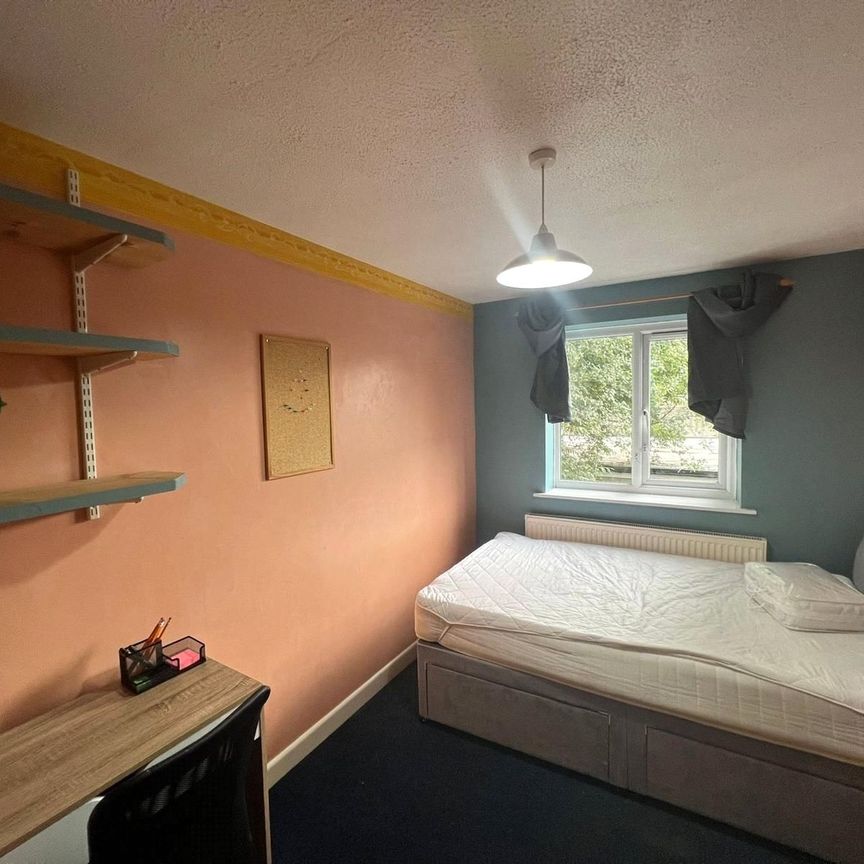 Fair View Road, Bangor, Gwynedd, LL57 - Photo 1