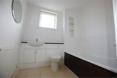 Courtyard Mews, Greenhithe, London - Photo 2