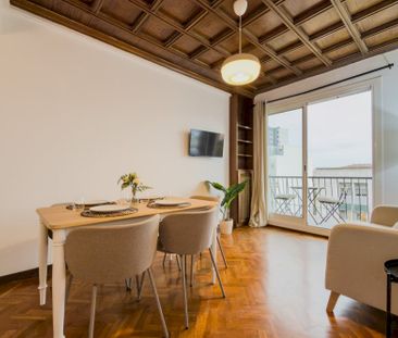 Big bright exterior room next to Sants train station - Photo 2