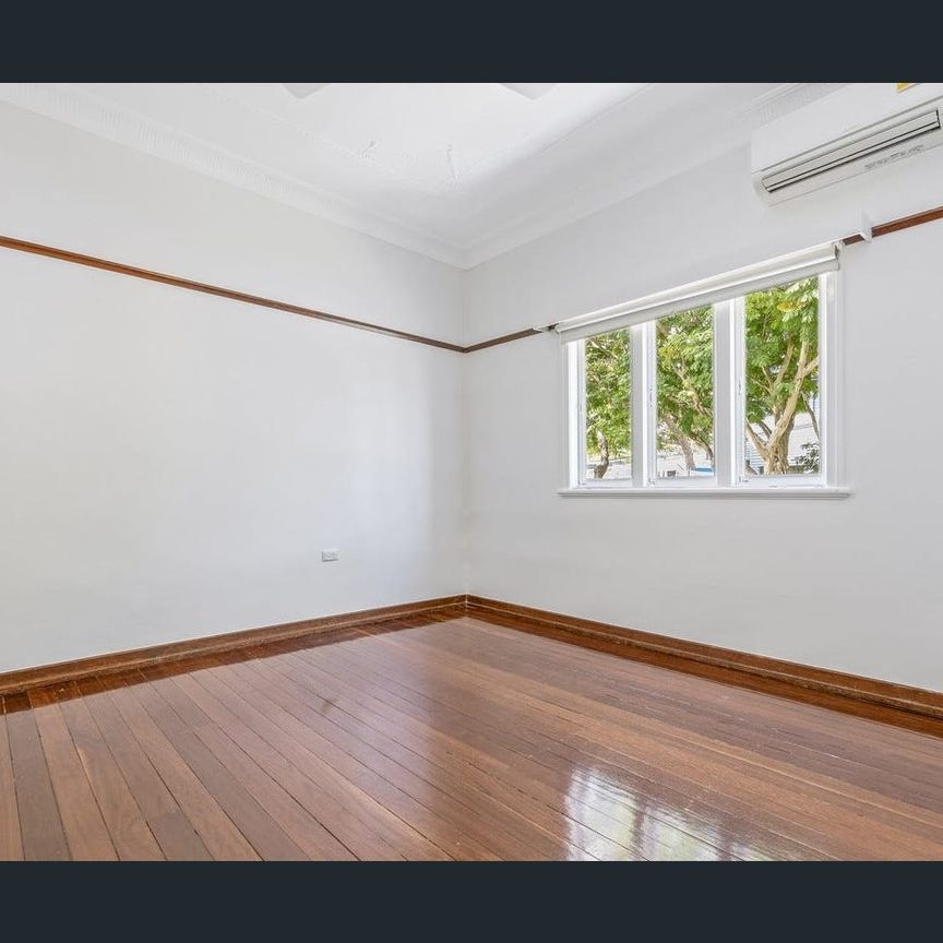 46 Mackay Street, Coorparoo, Qld 4151 - Photo 1