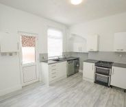 2 bed House - Mid Terrace for Rent - Photo 4