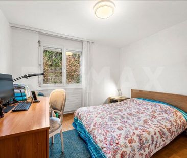 Beautiful volumes and light for this 4.5 room apartment with balcon... - Foto 3