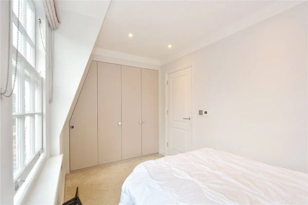 3 bedroom flat in Islington - Photo 1