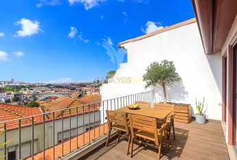 Apartment T2 in Cedofeita, Santo Ildefonso, Sé, Miragaia, São Nicolau e Vitória, Porto