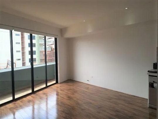 Convenient One-Bedroom Apartment - Photo 1