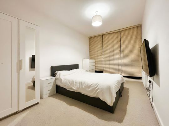 2 bed flat to rent in Market Street, Maidenhead, SL6 - Photo 1