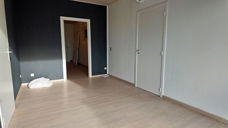 Opgefriste woning met 3 slaapkamers en tuin in Sint-Jan-in-Eremo - Photo 2