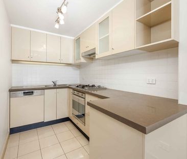 SPECTACULAR SPACE, STYLE AND PANORAMAS - Photo 1