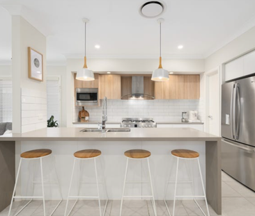 Modern & Sophisticated Home - Photo 6
