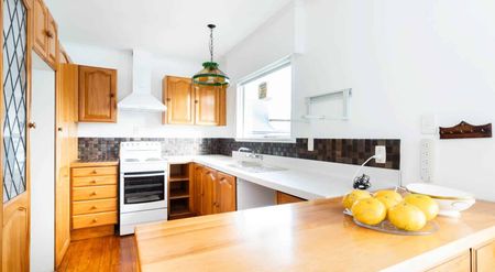 Welcome Home to Your Spacious Retreat! - Photo 3