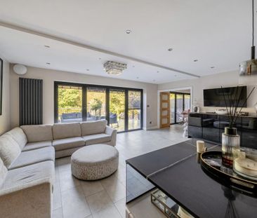4 bedroom semi-detached house to rent - Photo 1
