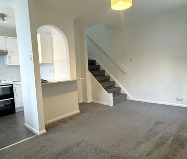 Bitterne Drive, Woking, Surrey, GU21 - Photo 4