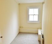 1 bed Room in Shared House - To Let - Photo 2