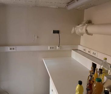 Titre : Local à louer de 57,41 m² à Suresnes - Photo 3