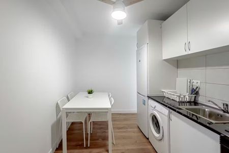 Calle de la Pilarica, Madrid, Community of Madrid 28026 - Photo 5