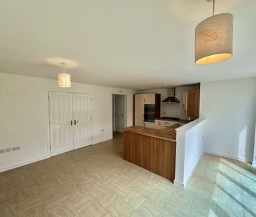 Bridge Farm Close, Bury St. Edmunds, Mildenhall - Photo 3