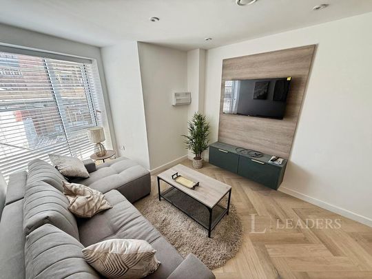 Studio to rent - Photo 1