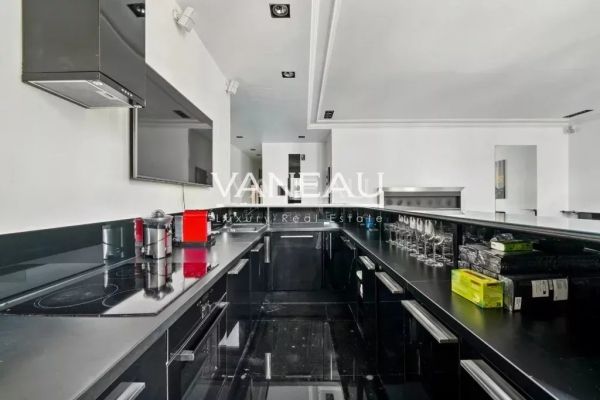 Appartement à louer à Paris 8Ème - Photo 1