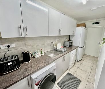 Room in a Shared Flat, Tunbridge Court, SE26 - Photo 6