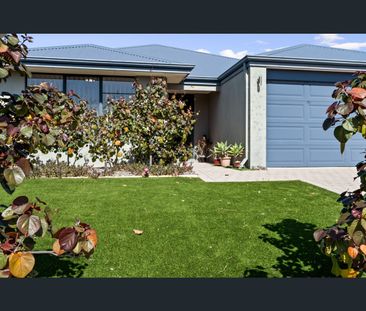 4 Heyford Parade, Bertram, WA 6167 - Photo 2