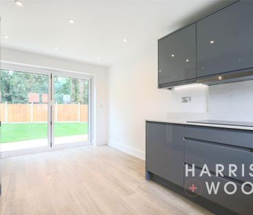 3 bedroom detached house to rent - Photo 4