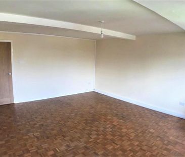 2 bedroom maisonette to rent - Photo 2