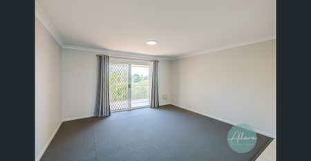 Fresh, Stylish & Perfectly Positioned — Your Hamilton Haven Awaits! - Photo 2