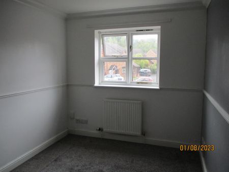 3 bedroom semi-detached house to rent - Photo 2