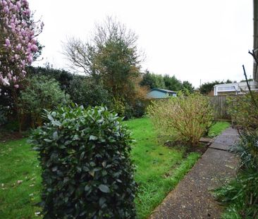2 bedroom semi-detached bungalow to rent - Photo 4