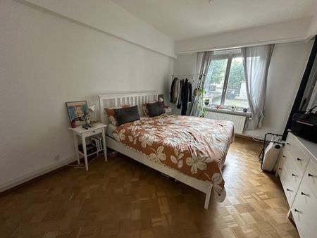 Prachtig 2 slaapkamer appartement met autostaanplaats - Photo 5