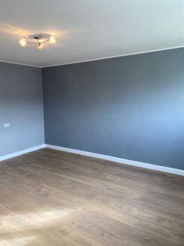 2 bedroom end of terrace house to rent - Photo 3