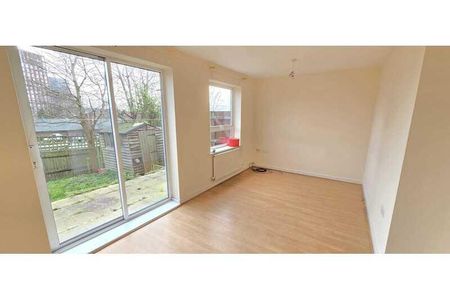 2 bedroom semi-detached house to rent - Photo 5