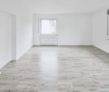 Modernisiert: 111 m² Erdgeschoss-Wohnung mit Garten & Balkon - Photo 1