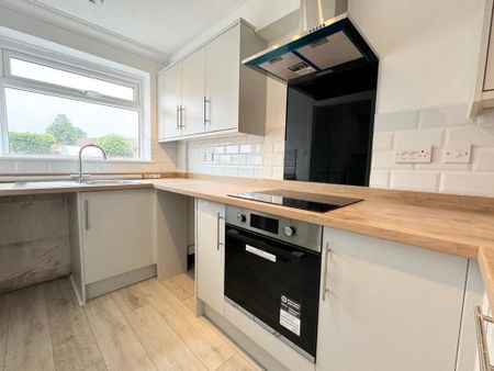 2 bedroom semi-detached house to rent - Photo 2