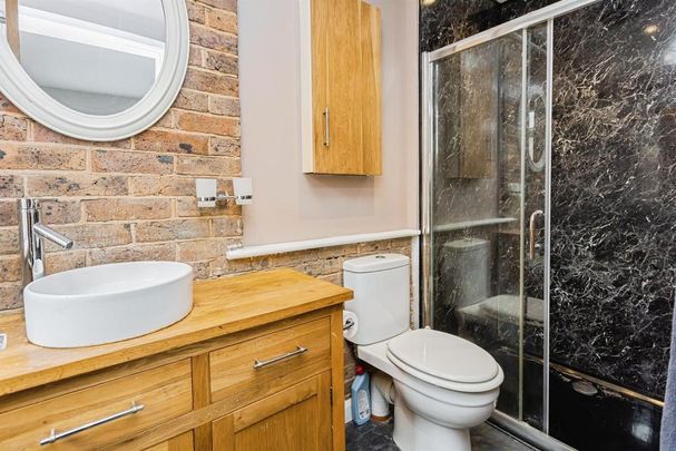 3 bedroom detached bungalow to rent - Photo 1