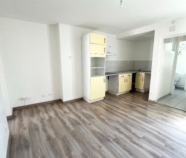 Location Appartement 3 pièces 38m² - Photo 2